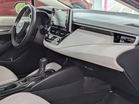Used 2021 Toyota Corolla LE image 25