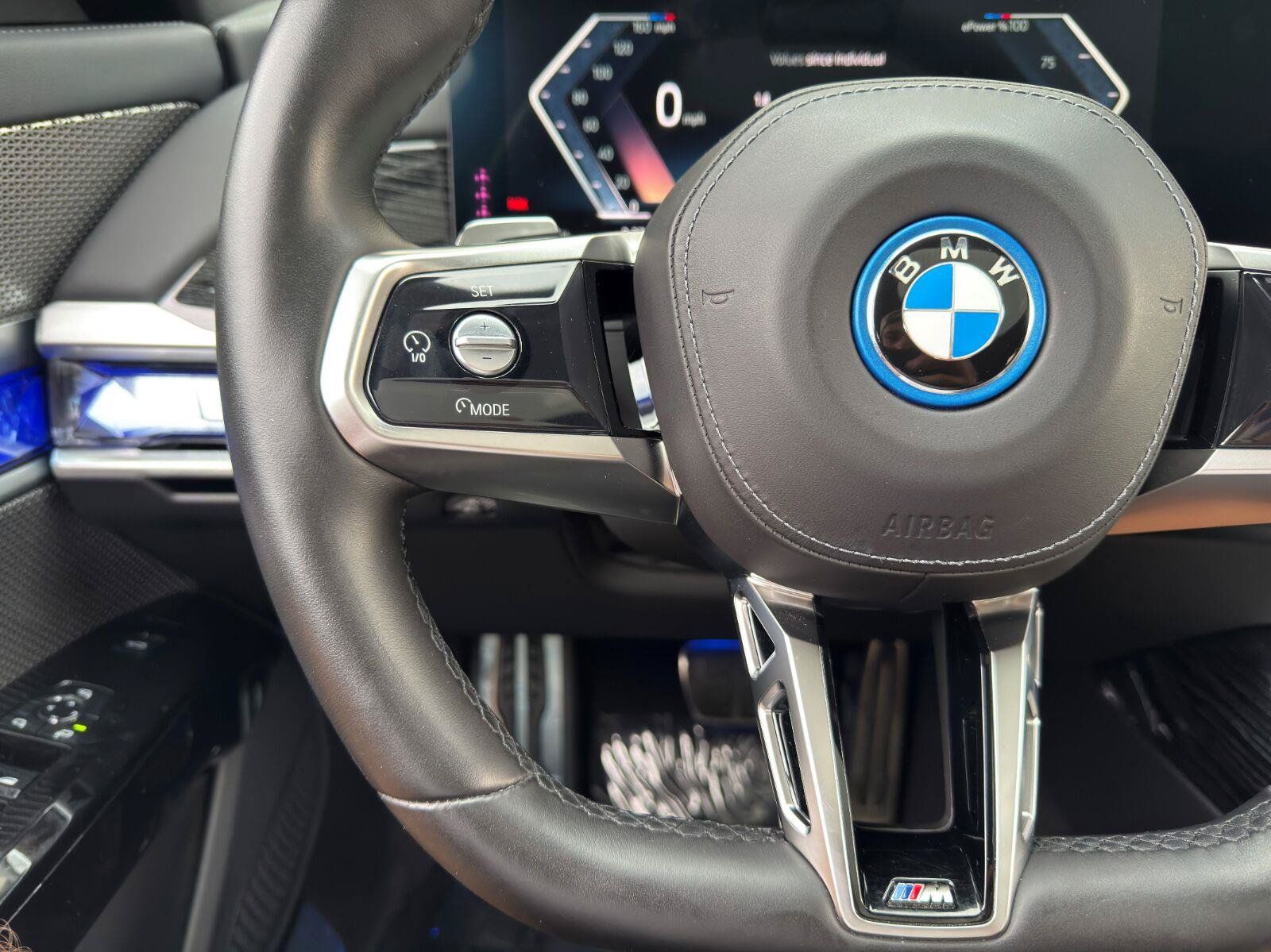Used 2024 BMW i7 xDrive60 AWD/4WD image 24