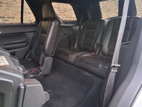 Used 2013 Ford Explorer XLT FWD image 12