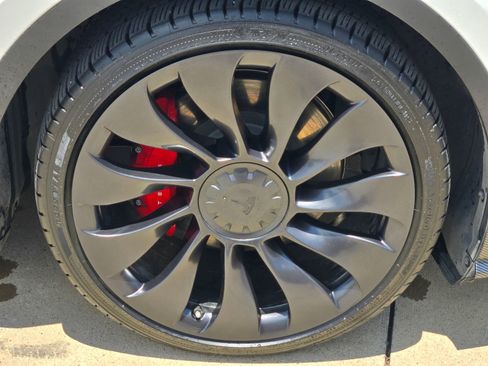 Used 2023 Tesla Model Y Performance AWD/4WD image 7