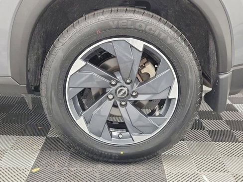 Used 2025 Nissan Rogue SV FWD image 9