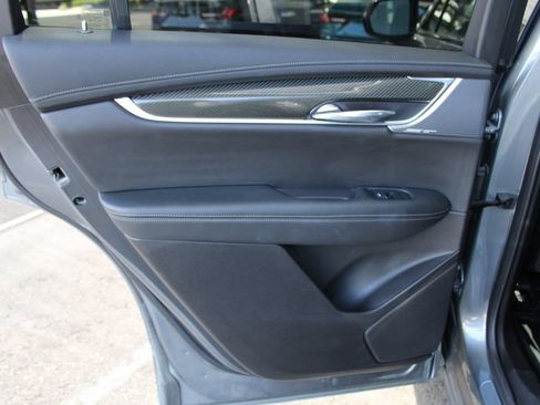 Used 2022 Cadillac XT6 Sport w/ Technology Package AWD/4WD image 51