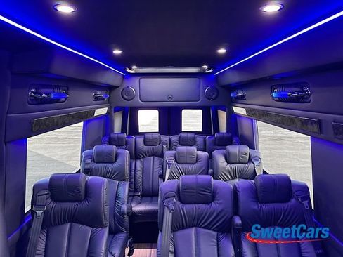 Used 2023 Mercedes-Benz Sprinter 3500 image 33