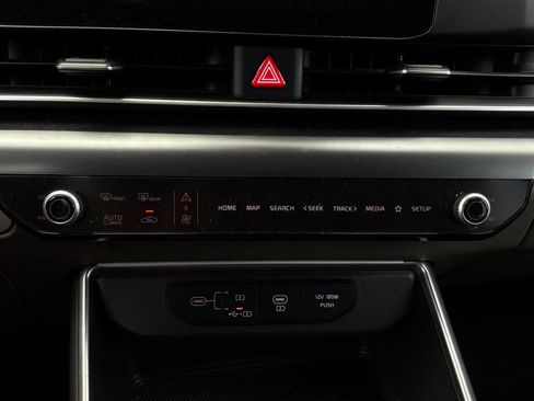 Used 2026 Kia Carnival FWD image 31
