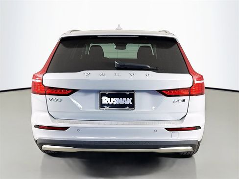 New 2026 Volvo V60 B5 Cross Country Ultra w/ Climate Package image 6