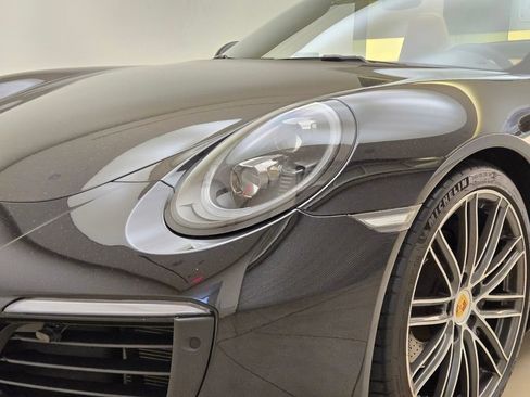 Used 2019 Porsche 911 Carrera RWD image 5