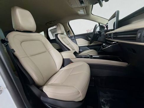 New 2026 Lincoln Corsair Premiere image 30