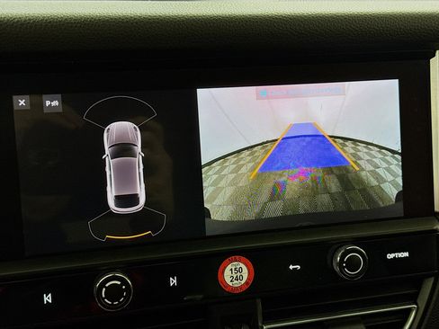 Used 2024 Porsche Macan image 3