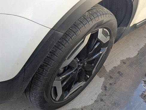 Used 2024 Kia Telluride EX w/ EX Captain's Chair Package image 13