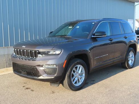 Used 2024 Jeep Grand Cherokee Limited w/ Trailer Tow Package AWD/4WD image 9