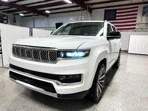 Used 2023 Jeep Grand Wagoneer Series II w/ Convenience Group III image 2