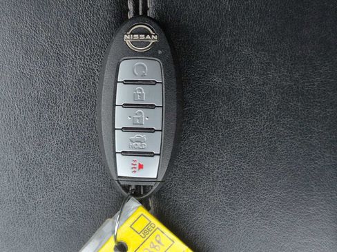 Used 2025 Nissan Altima 2.5 SV FWD image 32