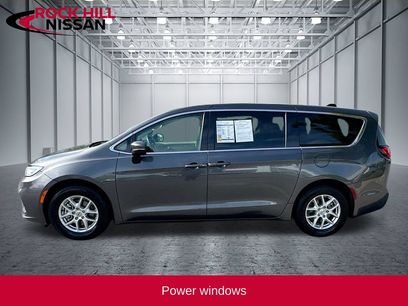 Used 2023 Chrysler Pacifica Touring-L