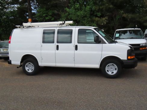 Used 2012 Chevrolet Express 2500 RWD image 7