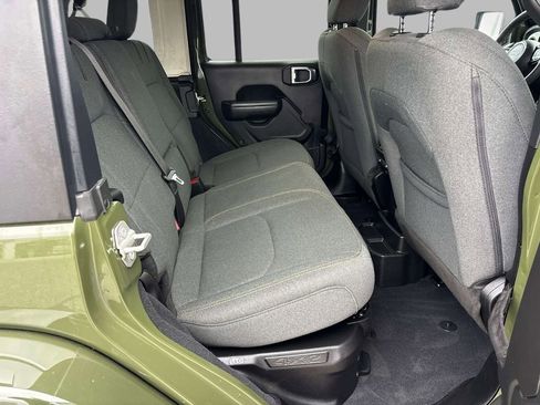 Used 2024 Jeep Wrangler Unlimited w/ Convenience Group AWD/4WD image 12