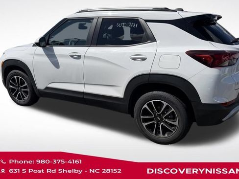 Used 2025 Chevrolet TrailBlazer LT FWD image 4