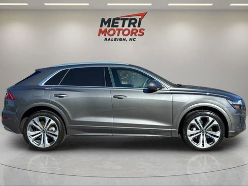 Used 2021 Audi Q8 Prestige image 3