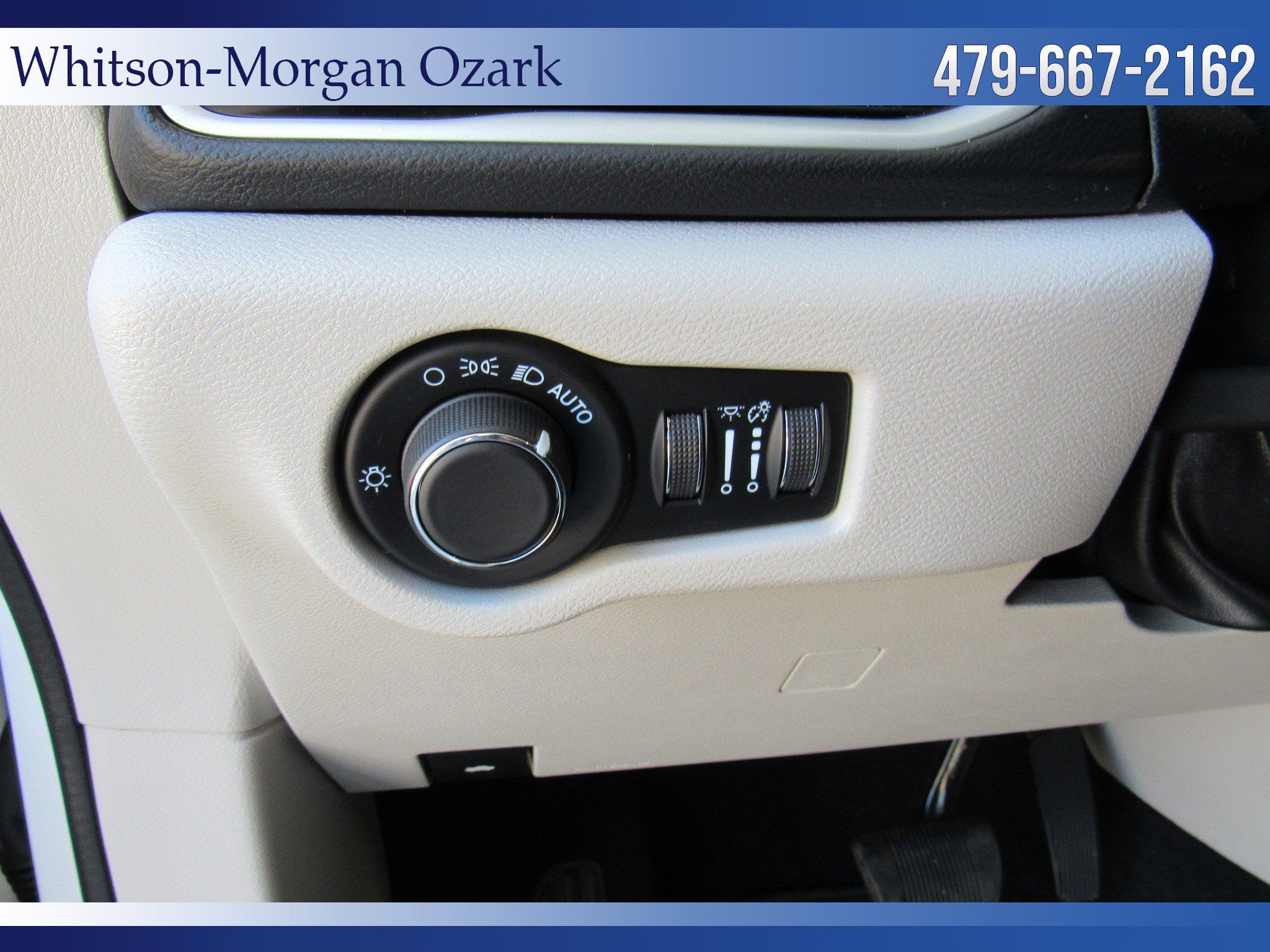 Used 2022 Chrysler Voyager LX FWD image 38