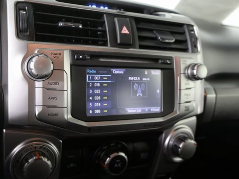 Used 2016 Toyota 4Runner SR5 image 18