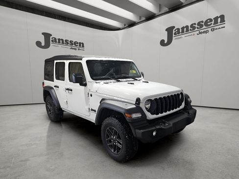 Used 2025 Jeep Wrangler Unlimited Sport AWD/4WD image 5