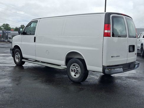 Used 2025 GMC Savana 2500 w/ Driver Convenience Package RWD image 4
