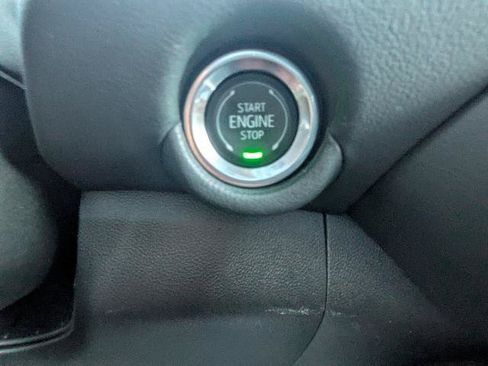 Certified 2025 Chevrolet Suburban Z71 AWD/4WD image 30