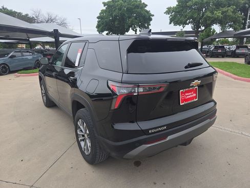 Used 2025 Chevrolet Equinox LT FWD image 4