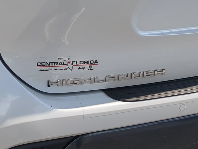 Used 2023 Toyota Highlander Limited FWD image 13
