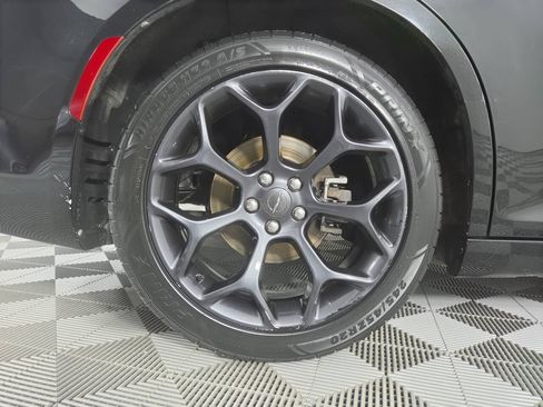 Used 2019 Chrysler 300 S RWD image 10