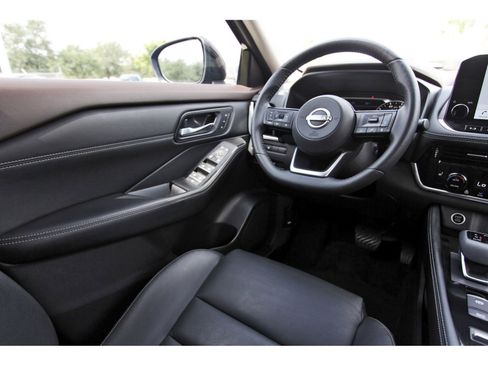 Used 2023 Nissan Rogue SL w/ SL Premium Package FWD image 11