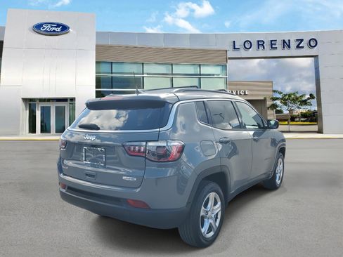 Used 2023 Jeep Compass Latitude image 5