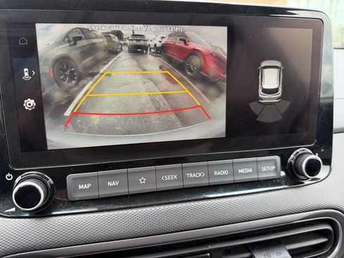 Used 2022 Hyundai Kona Limited image 10