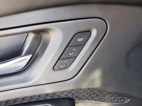 Used 2023 Nissan Ariya FWD image 16