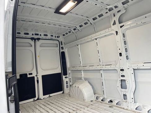 Used 2025 RAM ProMaster 2500 w/ Convenience Group FWD image 13