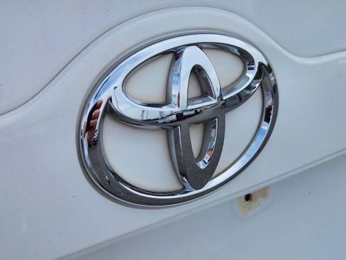 Used 2014 Toyota Camry SE w/ Fleet Convenience Package FWD image 17
