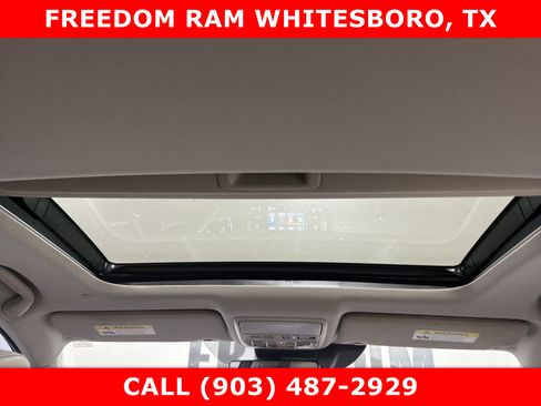 Used 2018 Honda Accord Touring image 12