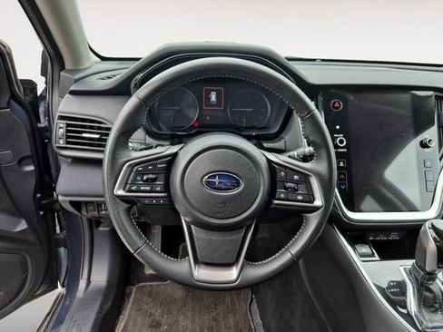 Used 2025 Subaru Outback Premium AWD/4WD image 11