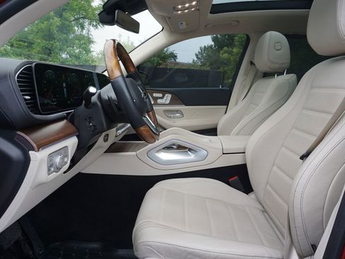 Certified 2023 Mercedes-Benz GLS 450 4MATIC image 9
