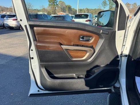 Used 2021 Nissan Titan Platinum Reserve w/ Moonroof Package image 16