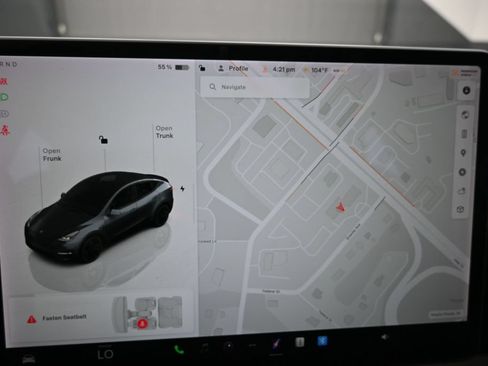 Used 2022 Tesla Model Y Performance AWD/4WD image 11