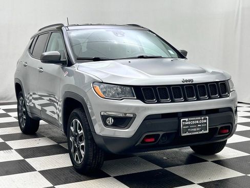 Certified 2021 Jeep Compass Trailhawk AWD/4WD image 2