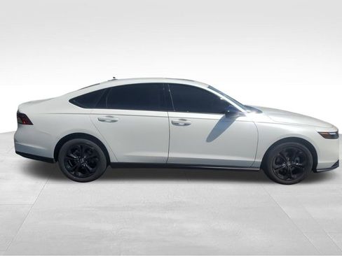 Used 2025 Honda Accord SE image 6