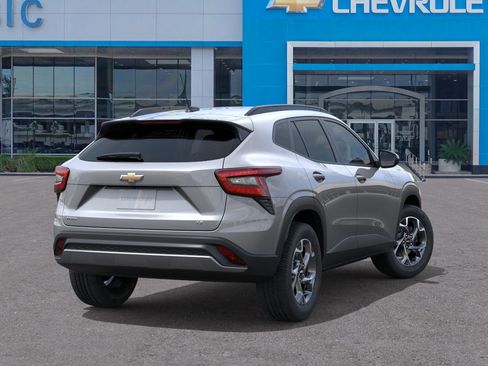 New 2026 Chevrolet Trax LT w/ Sunroof Package image 4