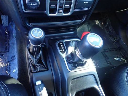 Used 2022 Jeep Wrangler Unlimited Sahara w/ Cold Weather Group image 20