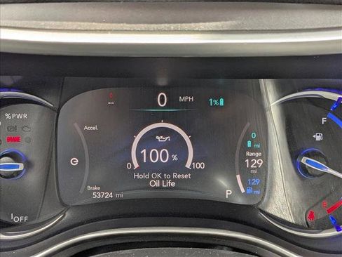 Used 2021 Chrysler Pacifica Touring-L image 10