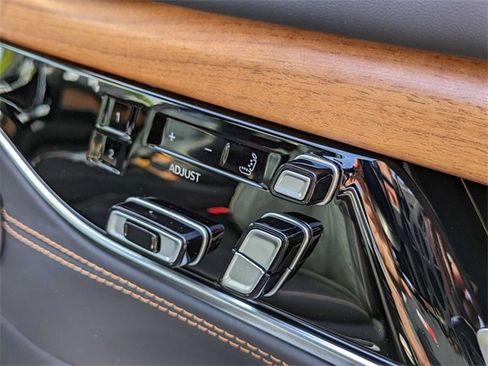 New 2024 Jeep Grand Wagoneer Series III image 42