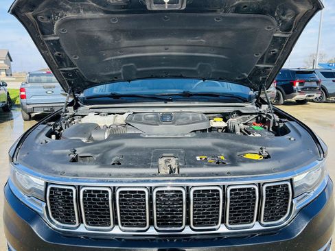 Used 2023 Jeep Wagoneer Series II AWD/4WD image 45