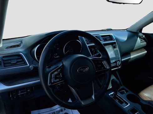 Used 2019 Subaru Outback 2.5i Touring w/ Popular Package #3A AWD/4WD image 9