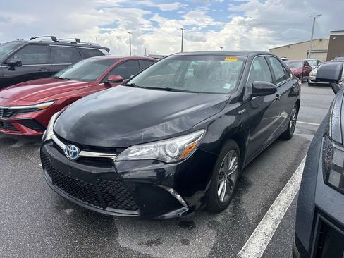 Used 2015 Toyota Camry SE w/ Moonroof Package FWD image 8