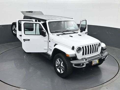 Used 2022 Jeep Wrangler Unlimited Sahara w/ Dual Top Group image 29